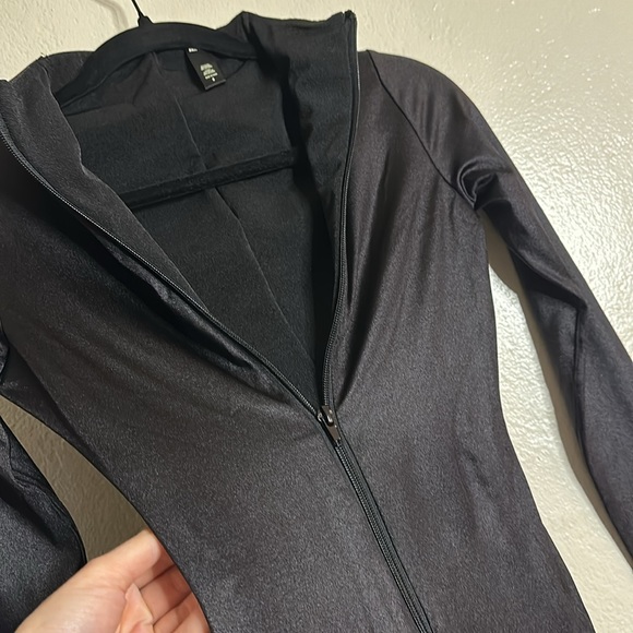 NWT SKIMS All in One Shine Mock Neck Long Sleeve Zip Front Catsuit - Picture 3 of 9